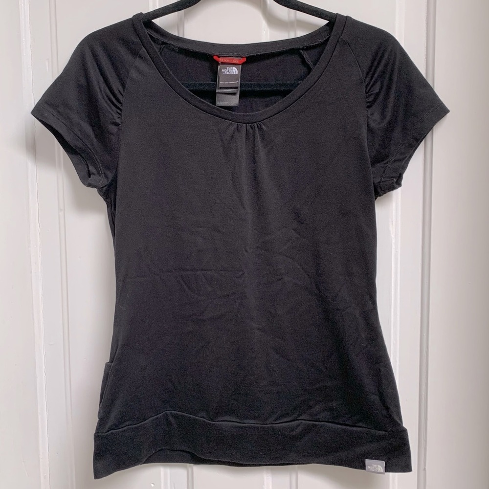 THE NORTH FACE MOISTURE WICKING BLACK ATHLETIC SHORT SLEEVE CYCLING SHIRT SIZE M - Picture 1 of 7